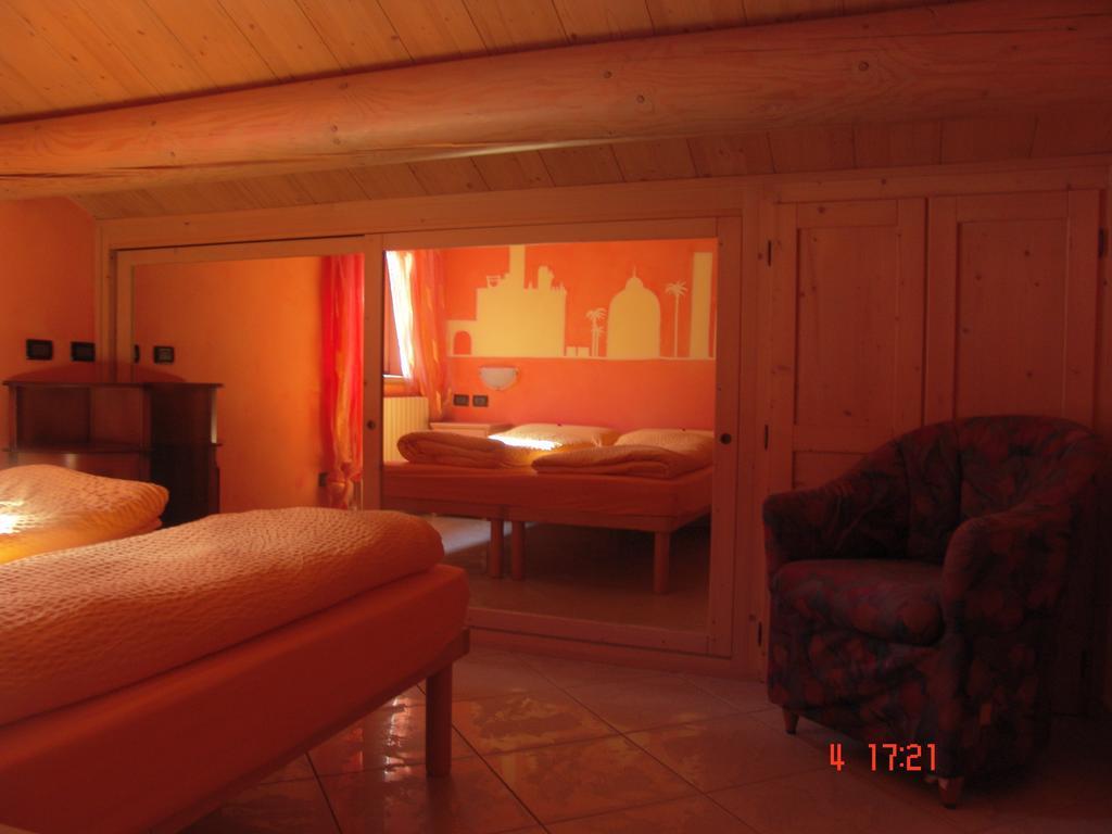 Ferienwohnung Casa Martina Livigno Zimmer foto