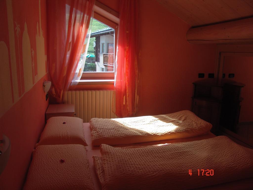 Ferienwohnung Casa Martina Livigno Zimmer foto
